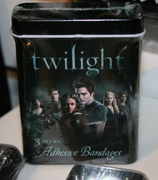 Illustration for article titled First Look At Twilight Board Game And Eclipse Details